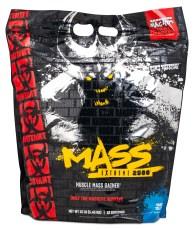 Mutant Mass Extreme 2500 weight gainer pose